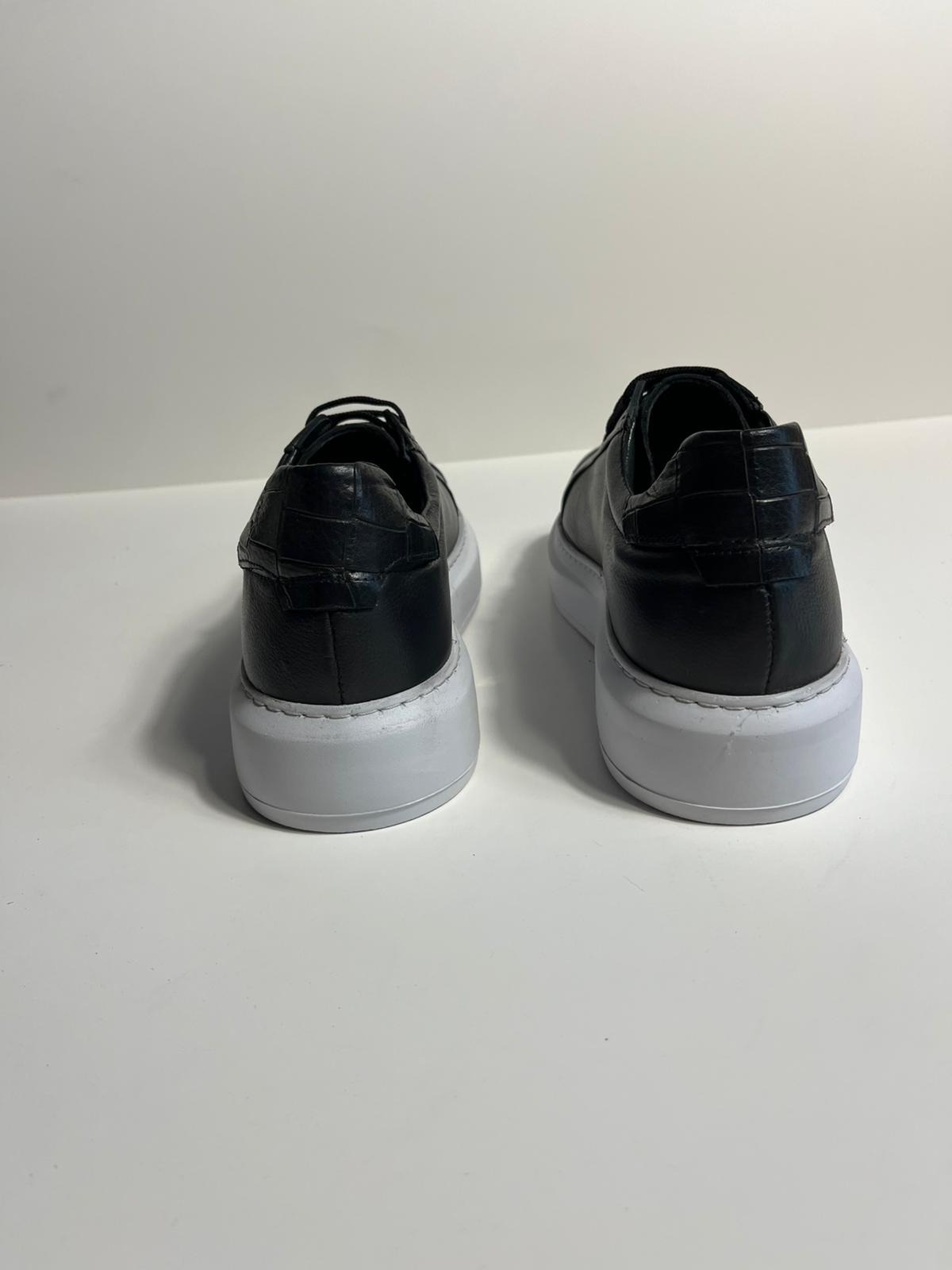Zemor Siyah Deri Sneaker – Beyaz Tabanlı Erkek Ayakkabı