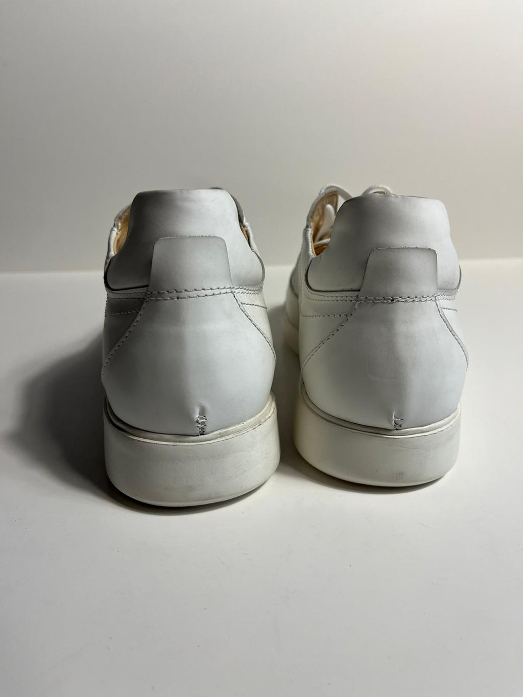 Zemor Beyaz Deri Sneaker – Minimal Erkek Günlük Ayakkabı
