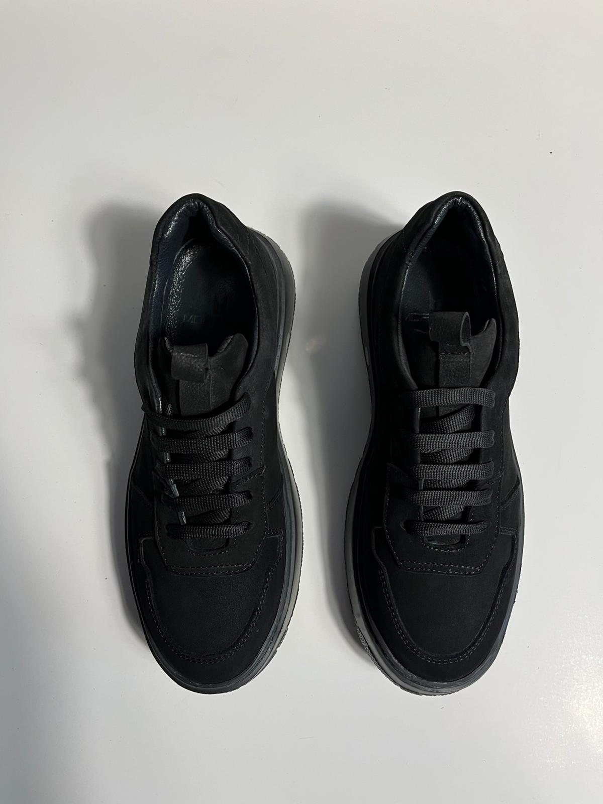 ZEMOR Siyah Sneaker – Şıklık ve Konforun Buluşması