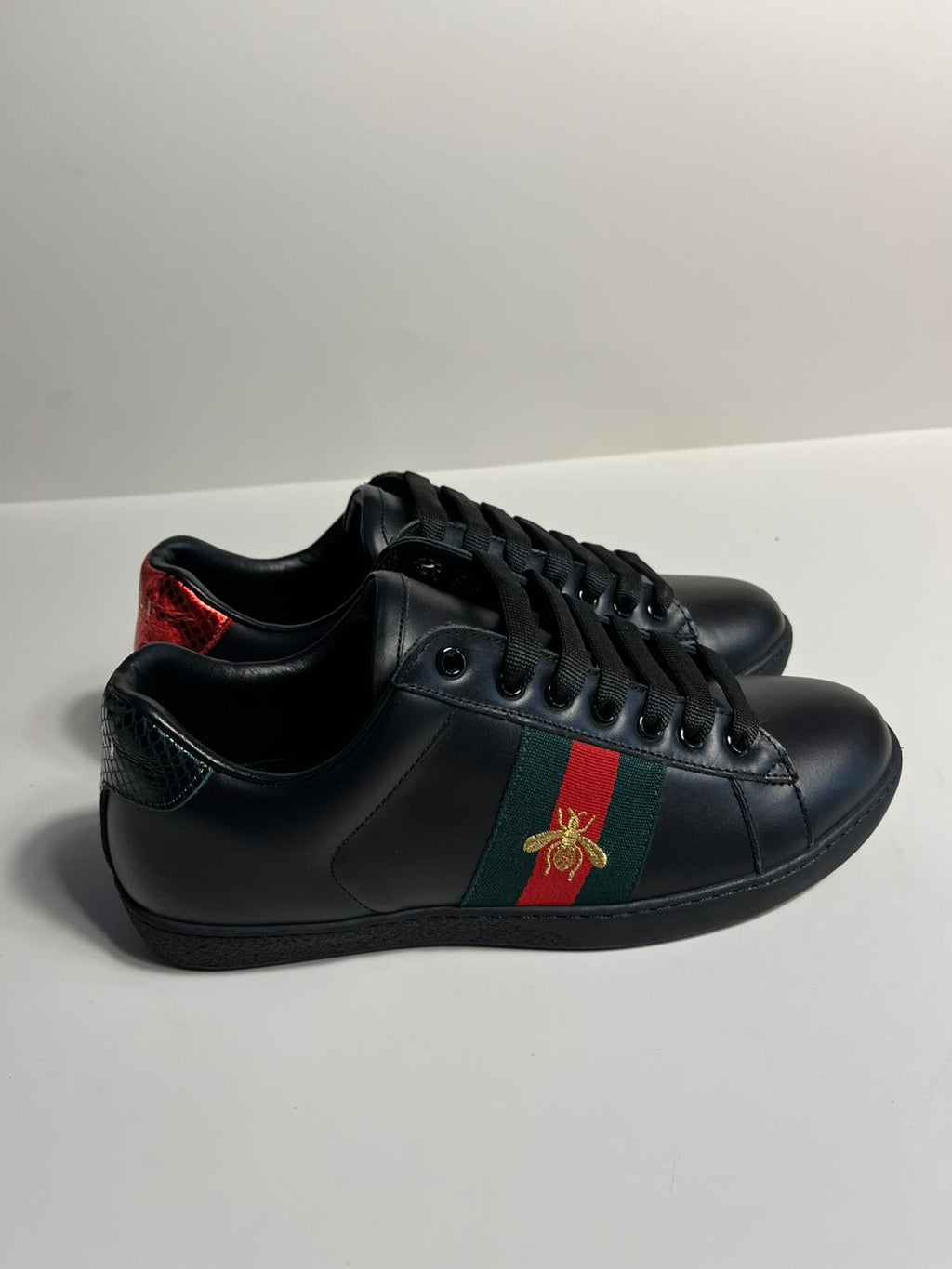 GUCCI Erkek Hakiki Deri Ayakkabı – Siyah & Beyaz