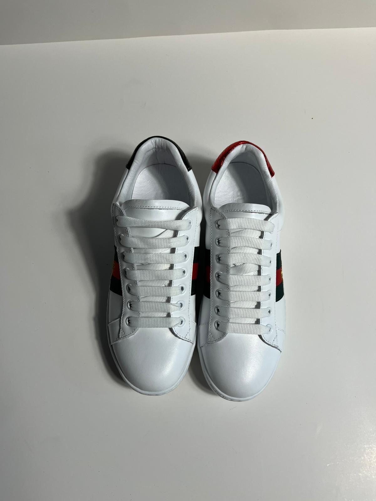 Gucci Unisex Beyaz Sneaker – Kırmızı & Siyah Detaylı